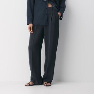 Aritzia, the Effortless Pant Flex